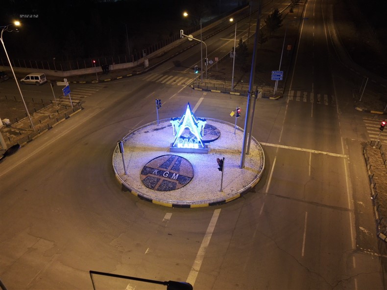 kars-belediyesi-sehri-isil-isil-yapti-001.jpg