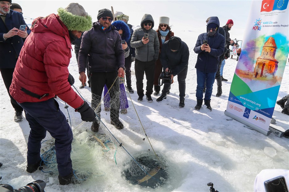 kars-tarihi-kimligi-ile-kars-kenti-projesi-ile-dunyaya-tanitiliyor-004.jpg