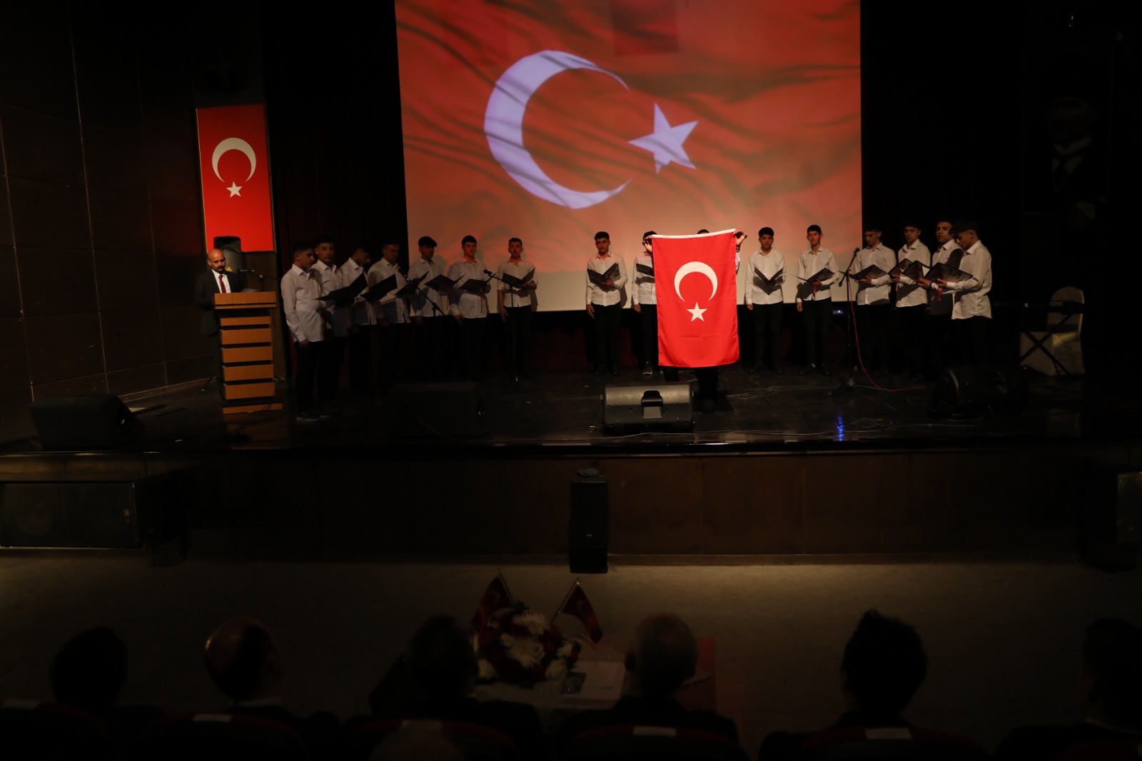 canakkale-zaferinin-109-yili-ve-sehitleri-anma-gunu-torenlerle-kutlandi-001.jpg