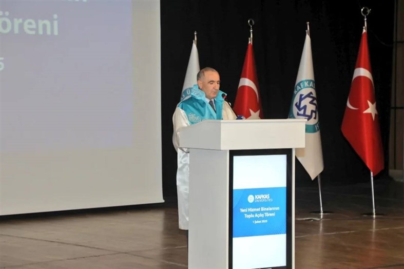 kafkas-universitesi-buyuyor-003.jpg