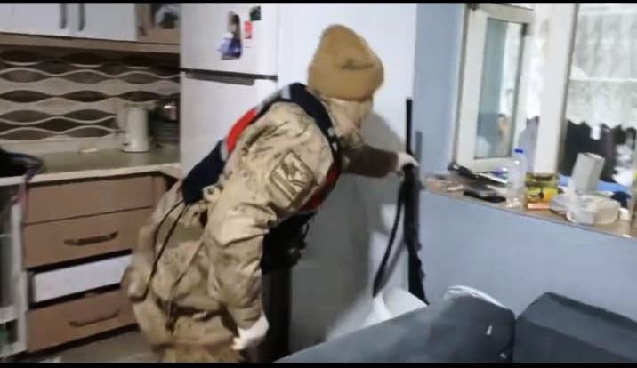 jandarma-ekipleri-kars-il-genelinde-bir-dizi-operasyonlar-geceklestirdi-001.jpeg