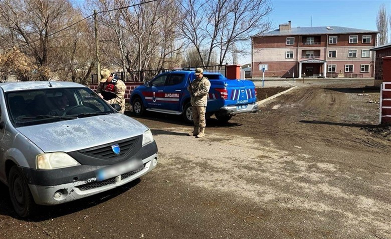 jandarma-il-genelinde-1-911-sahsi-kontrol-etti-001.jpg