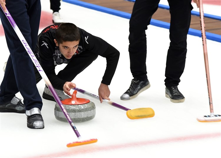 kafkars-curling-erkek-takimi-erzurum-etabi-bolge-sampiyonu-oldu-001.jpg