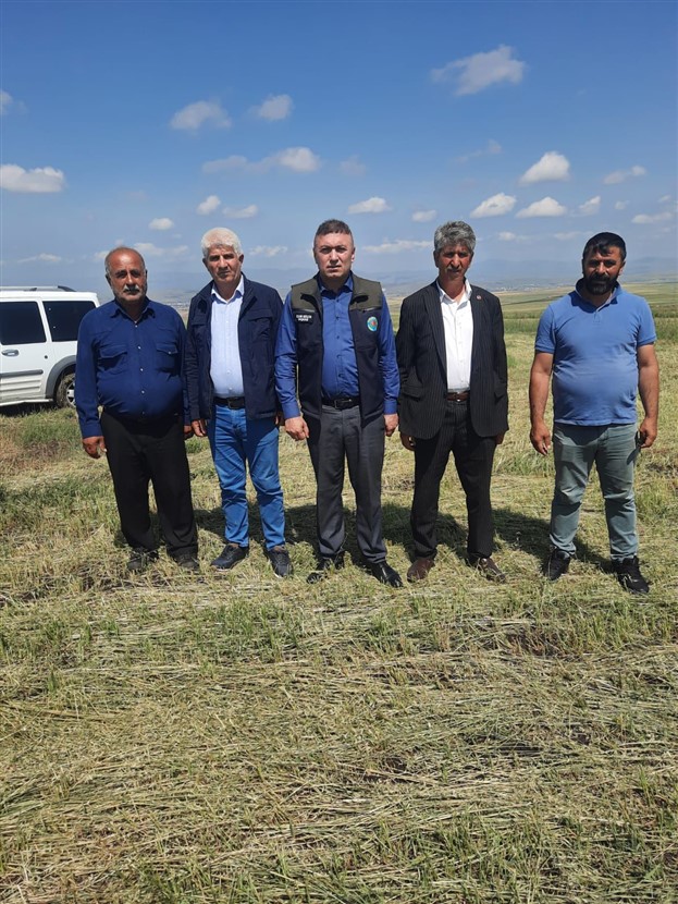 kars-ziraat-odasi-baskani-ozcan-mucuk-merkeze-bagli-olculu-oguzlu-bayraktar-yagikesen-bekler-tazekent-ve-hamzagerek-koylerinde-ciftci-ziyaretlerinde-bulundu-002.jpg