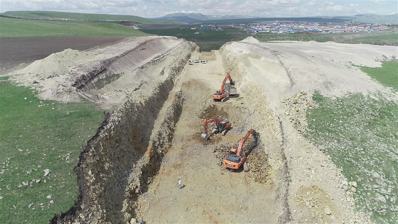 kars-baraji-iletim-hatti-insaatinda-calismalar-devam-ediyor.jpg