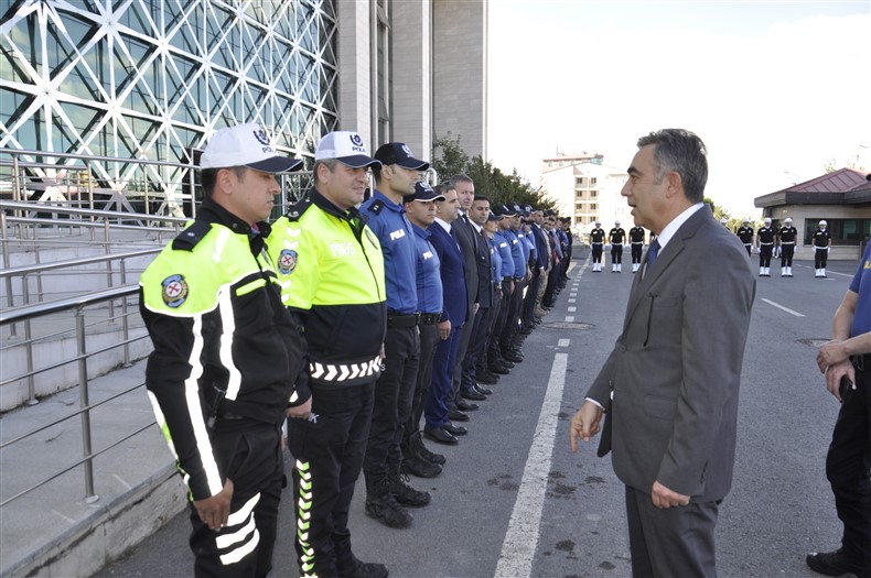 karsin-yeni-emniyet-muduru-goreve-basladi-002.jpg