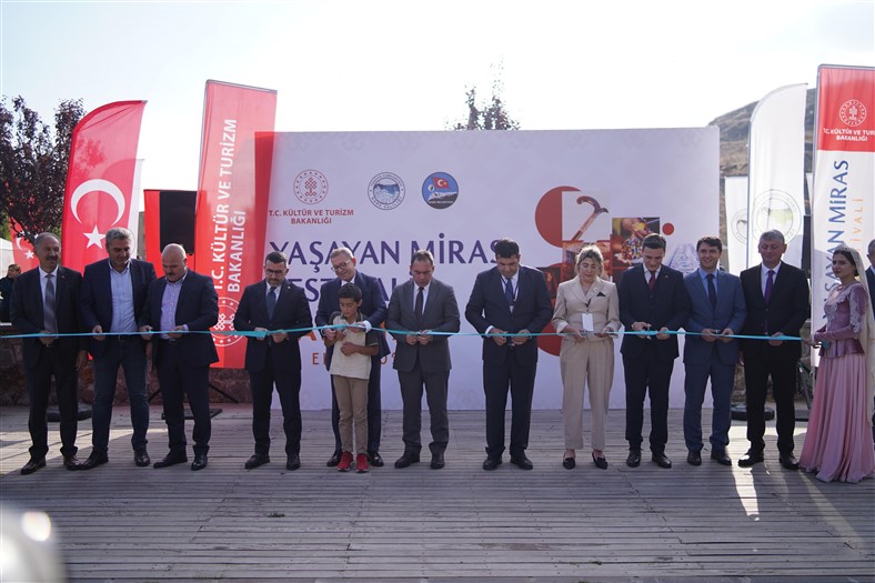 kars-yasayan-miras-festivali-iz-birakti-001.jpg