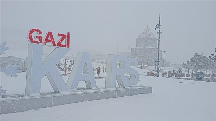 kars-yeni-yila-kar-yagisiyla-giriyor-002.jpg