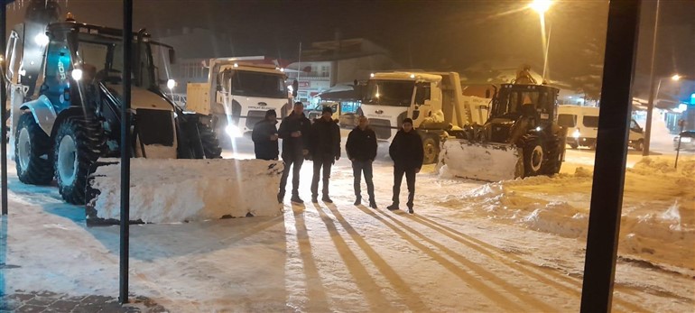 arpacayda-karla-mucadele-calismalari-araliksiz-devam-ediyor-002.jpg