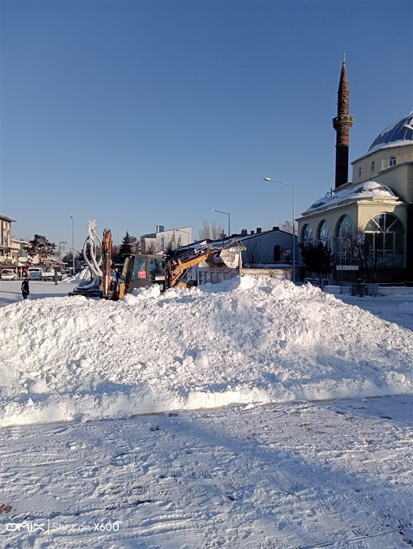 arpacayda-karla-mucadele-calismalari-araliksiz-devam-ediyor.jpg