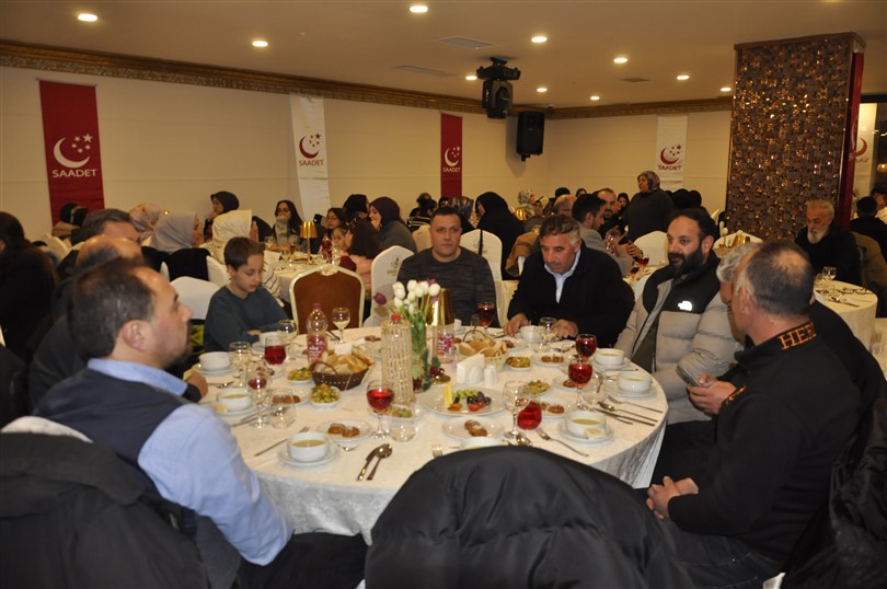 saadet-partisi-karsta-adalet-sofrasi-kurdu-003.jpg