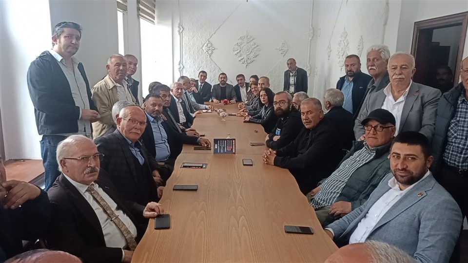 karsta-ki-chpli-kurultay-delegeleri-noterde-imza-verdi-003.jpg