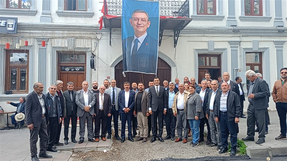 karsta-ki-chpli-kurultay-delegeleri-noterde-imza-verdi.jpg