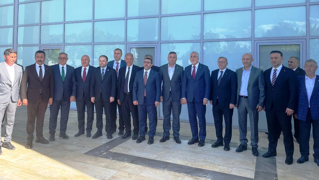 mucuk-kars-ciftcinsin-sorunlarini-bakan-isikhana-anlatti.jpeg