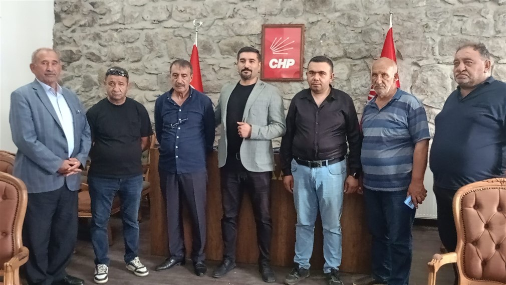 chp-kars-il-baskanliginin-kapisi-cilingirle-acildi.jpg